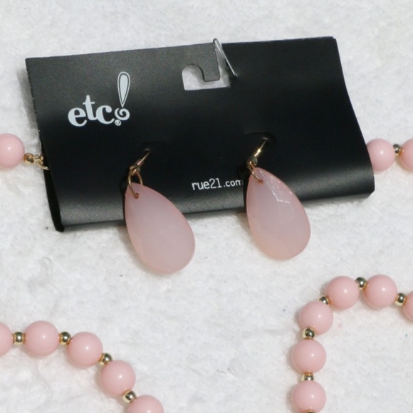 Long Chunky Teardrop Statement Necklace Pale Pink - Picture 4 of 5